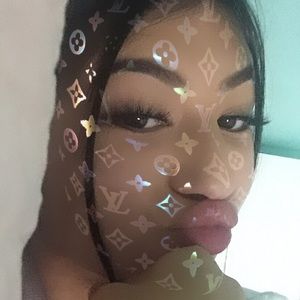 Meet your Posher, Paulina